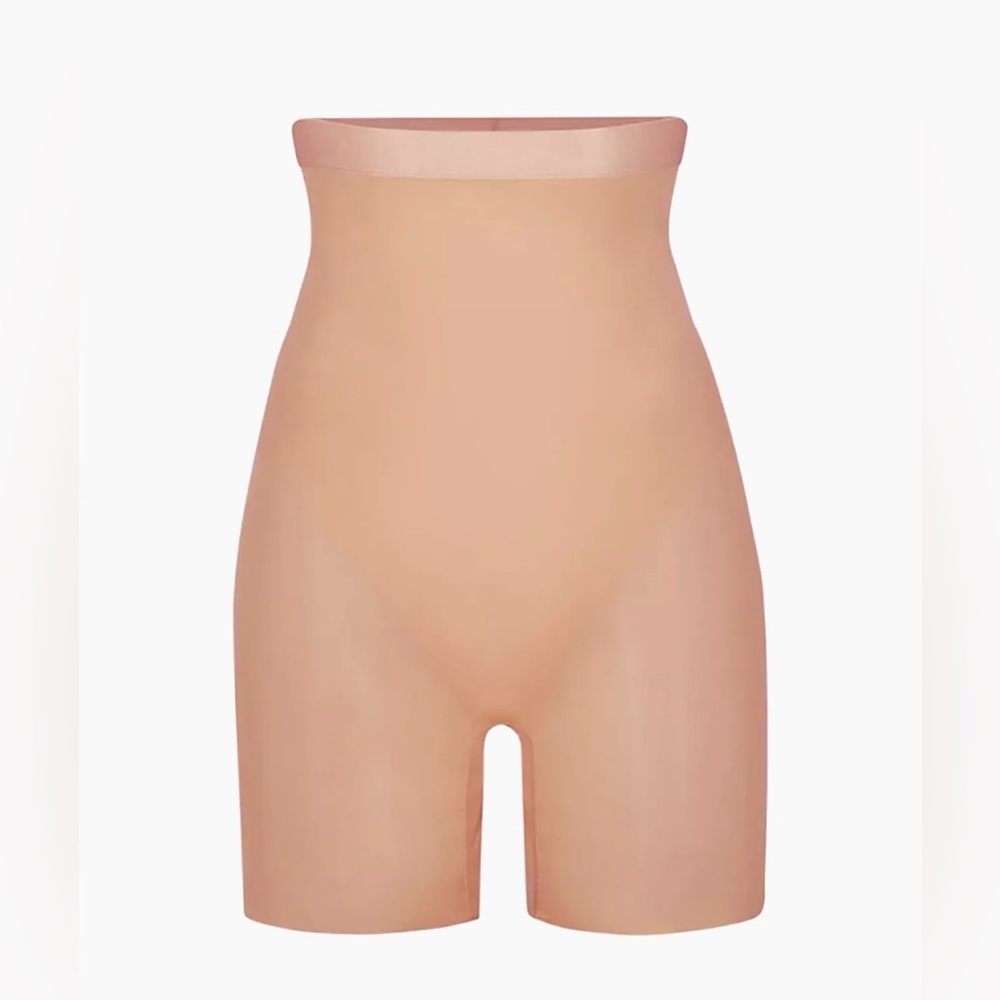 NEW SKIMS Barely There Ultra-Light Mid-Thigh Shorts